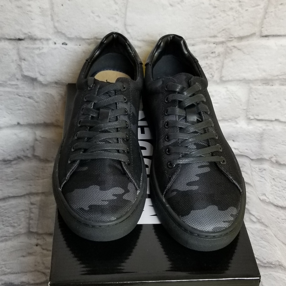 Madden MPilot Black Canvas Sneaker Shoes Sz 10 New - Picture 2 of 8